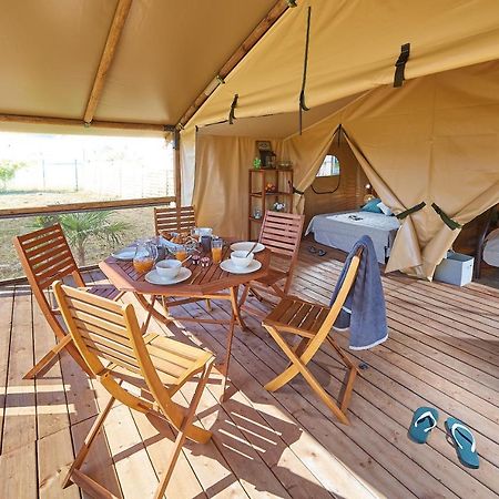 Camping Des Papillons Lalizolle Exteriör bild