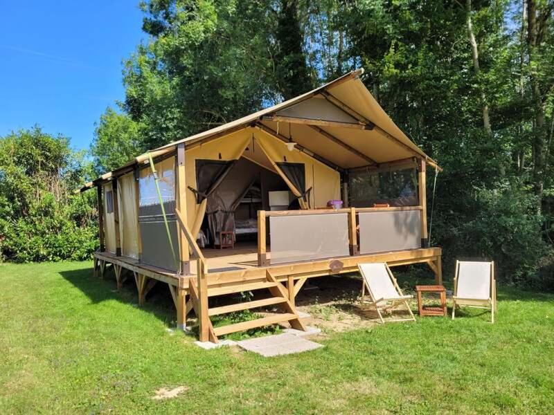 Camping Des Papillons Lalizolle Exteriör bild
