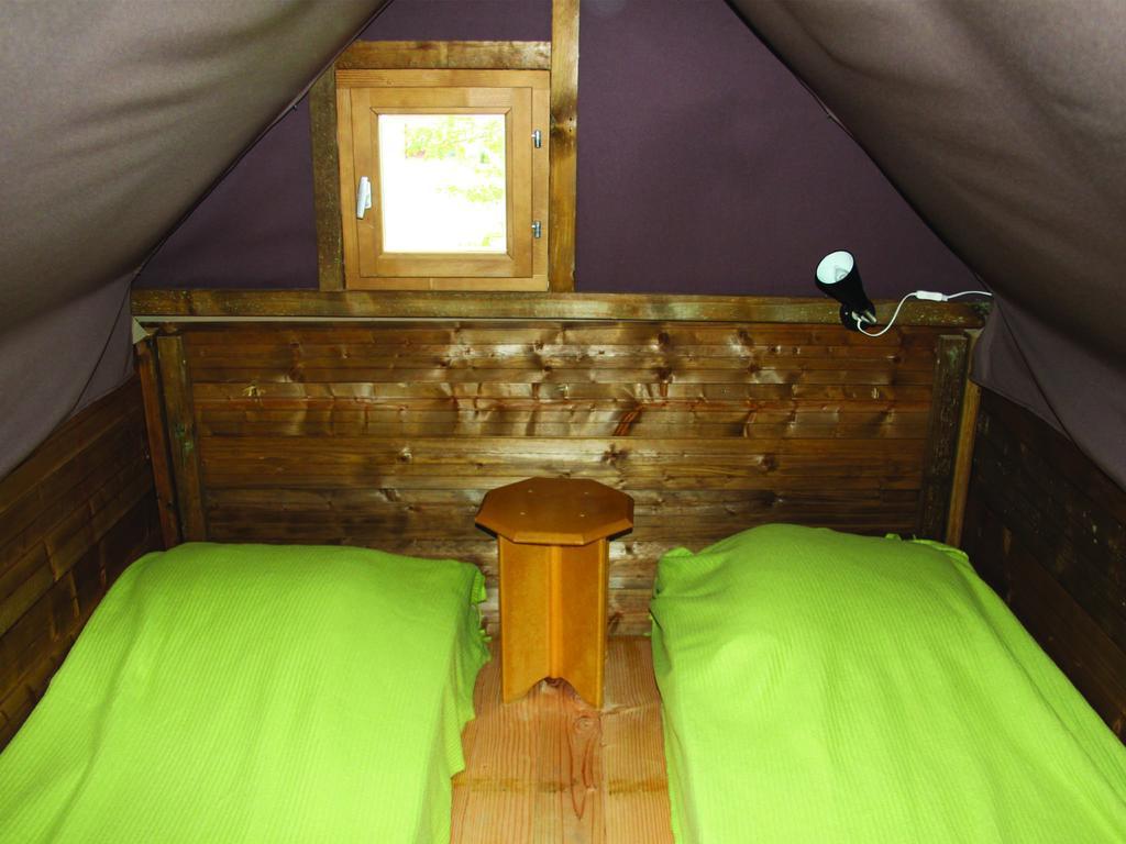 Camping Des Papillons Lalizolle Exteriör bild