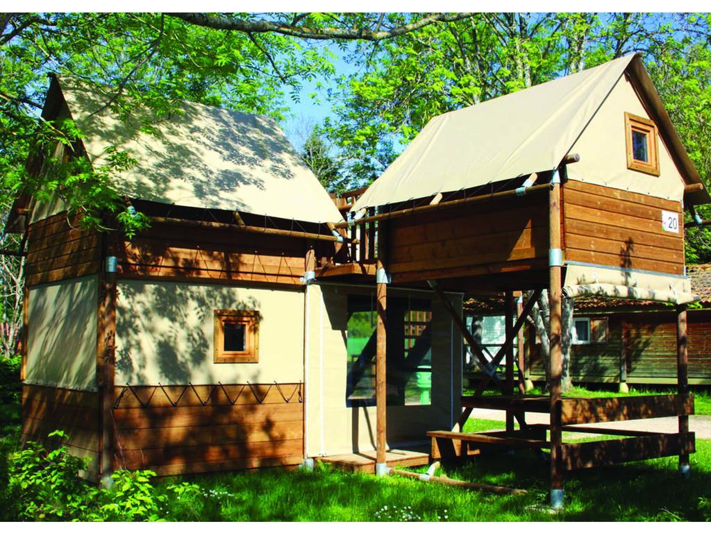 Camping Des Papillons Lalizolle Exteriör bild
