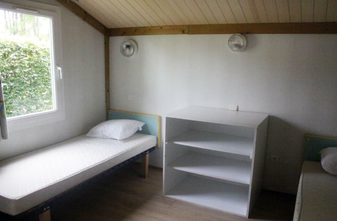 Camping Des Papillons Lalizolle Exteriör bild