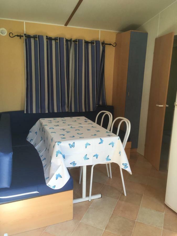 Camping Des Papillons Lalizolle Exteriör bild