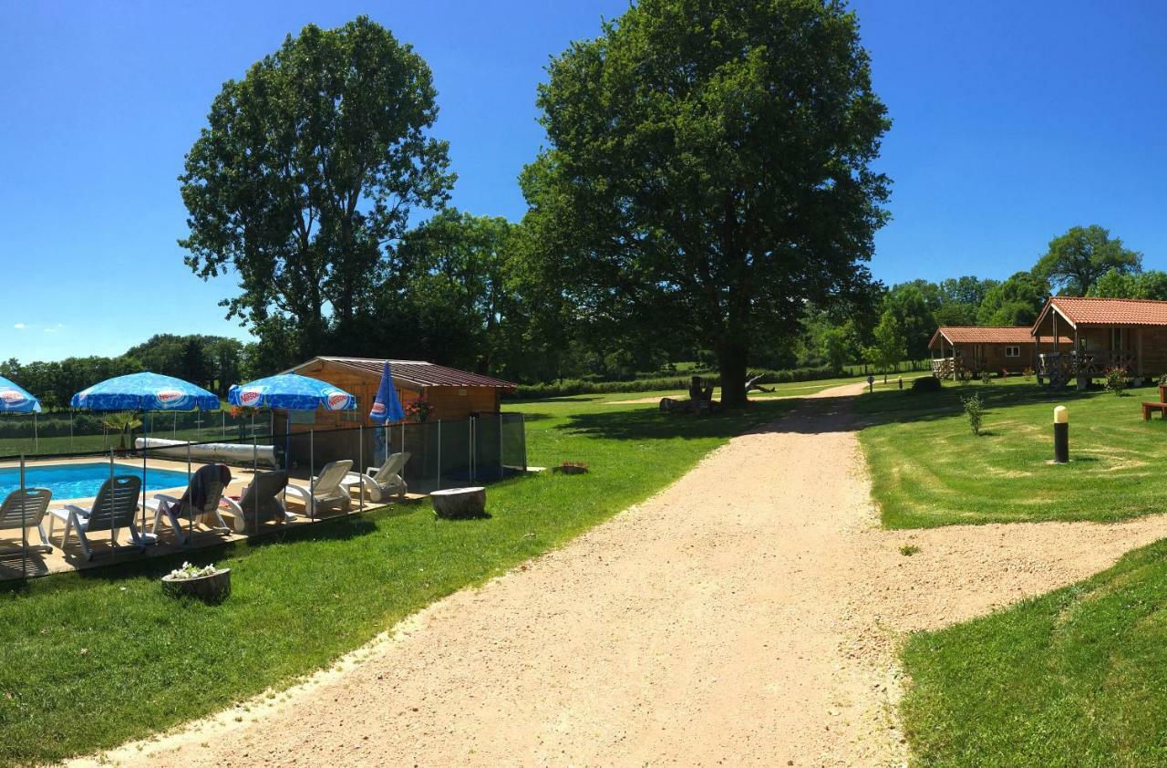 Camping Des Papillons Lalizolle Exteriör bild