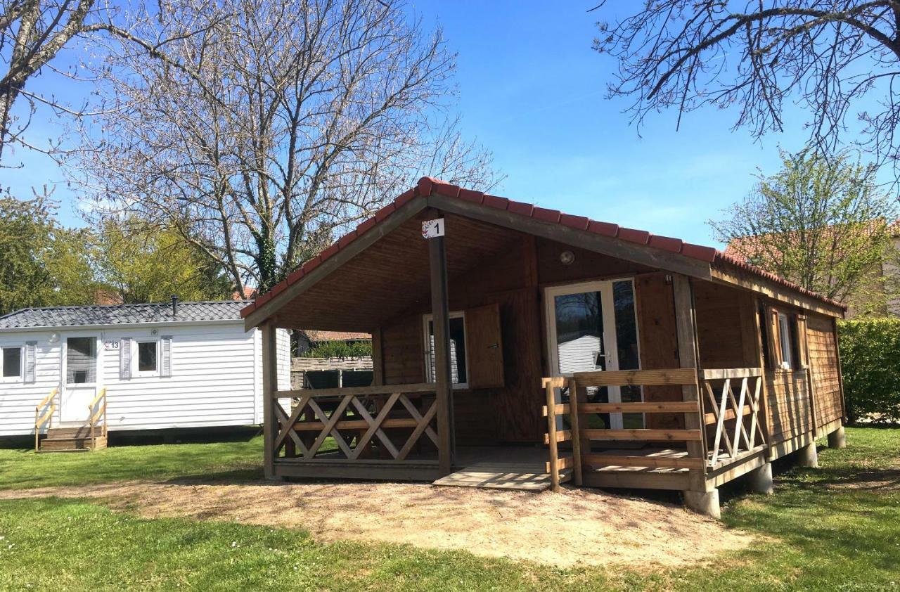 Camping Des Papillons Lalizolle Exteriör bild