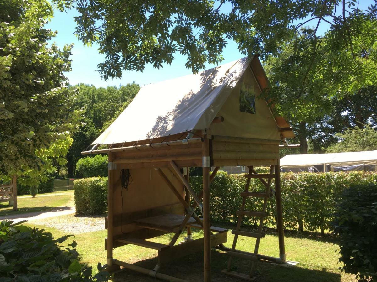 Camping Des Papillons Lalizolle Exteriör bild