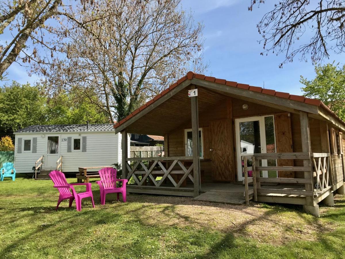 Camping Des Papillons Lalizolle Exteriör bild